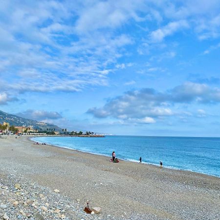 Bioves En Duplex-Climatisation-Centre Ville-Plage マントン エクステリア 写真